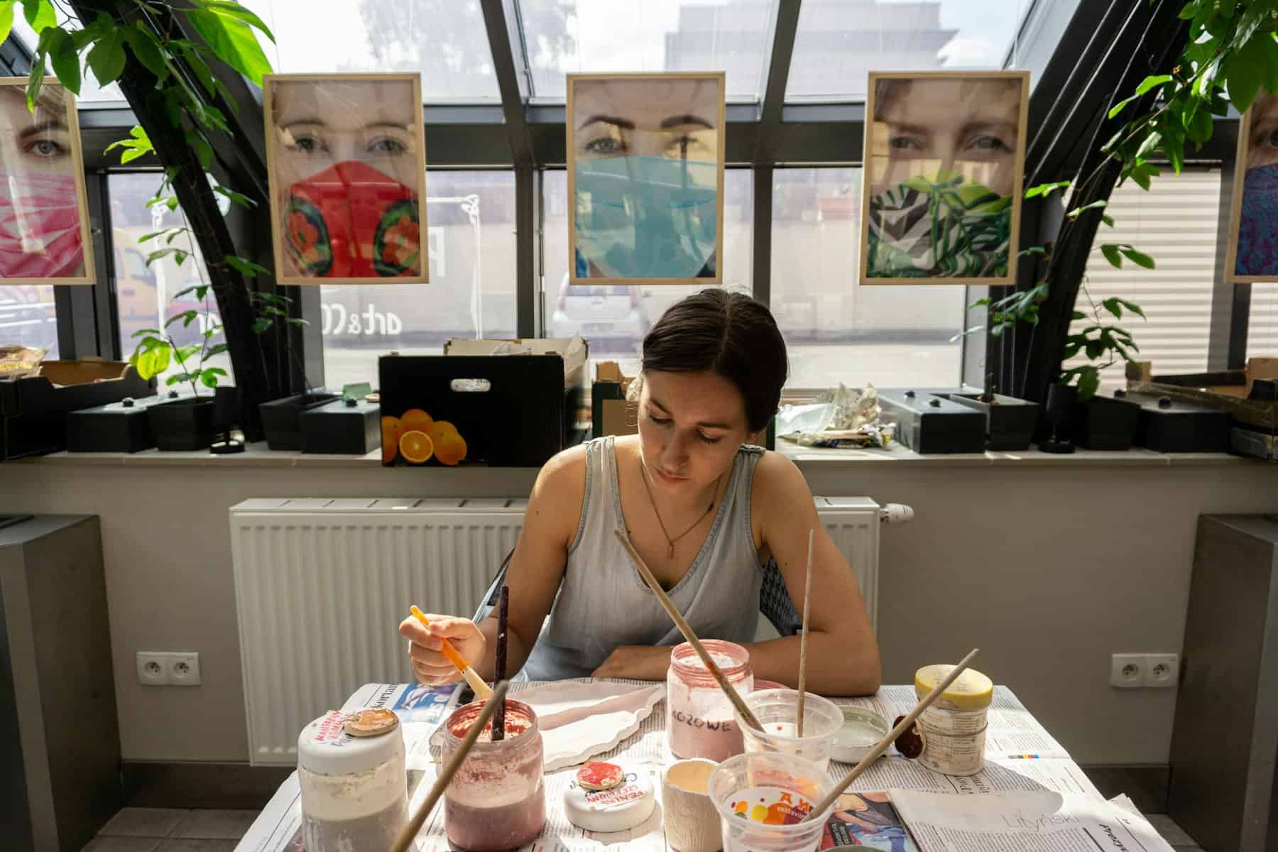 Lighting on Paint colours